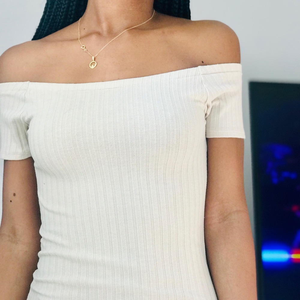 FOREVER21 off shoulder dresses.